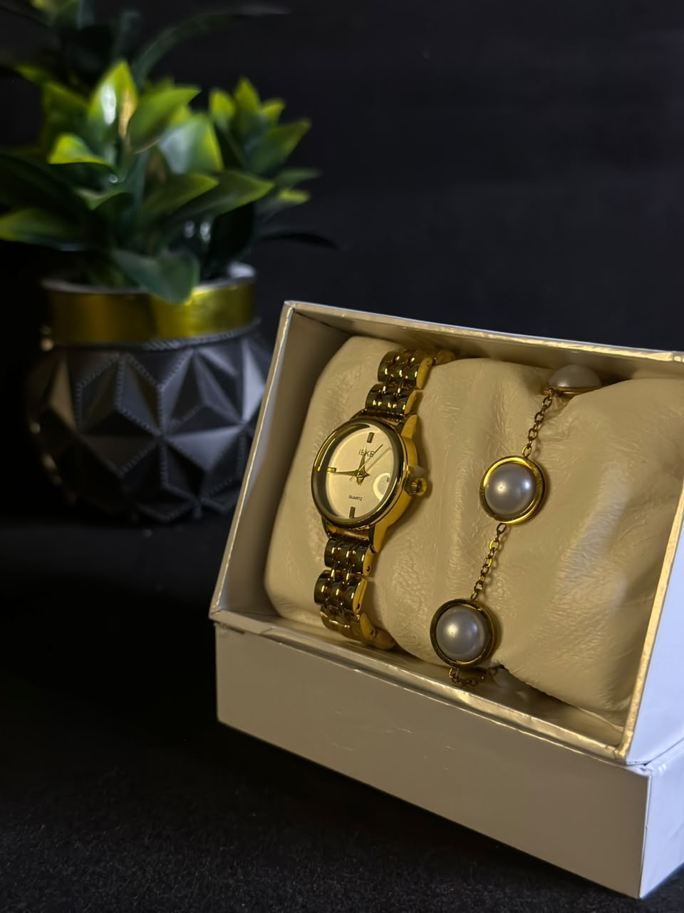IEKE Classic Gold Quratz Watch