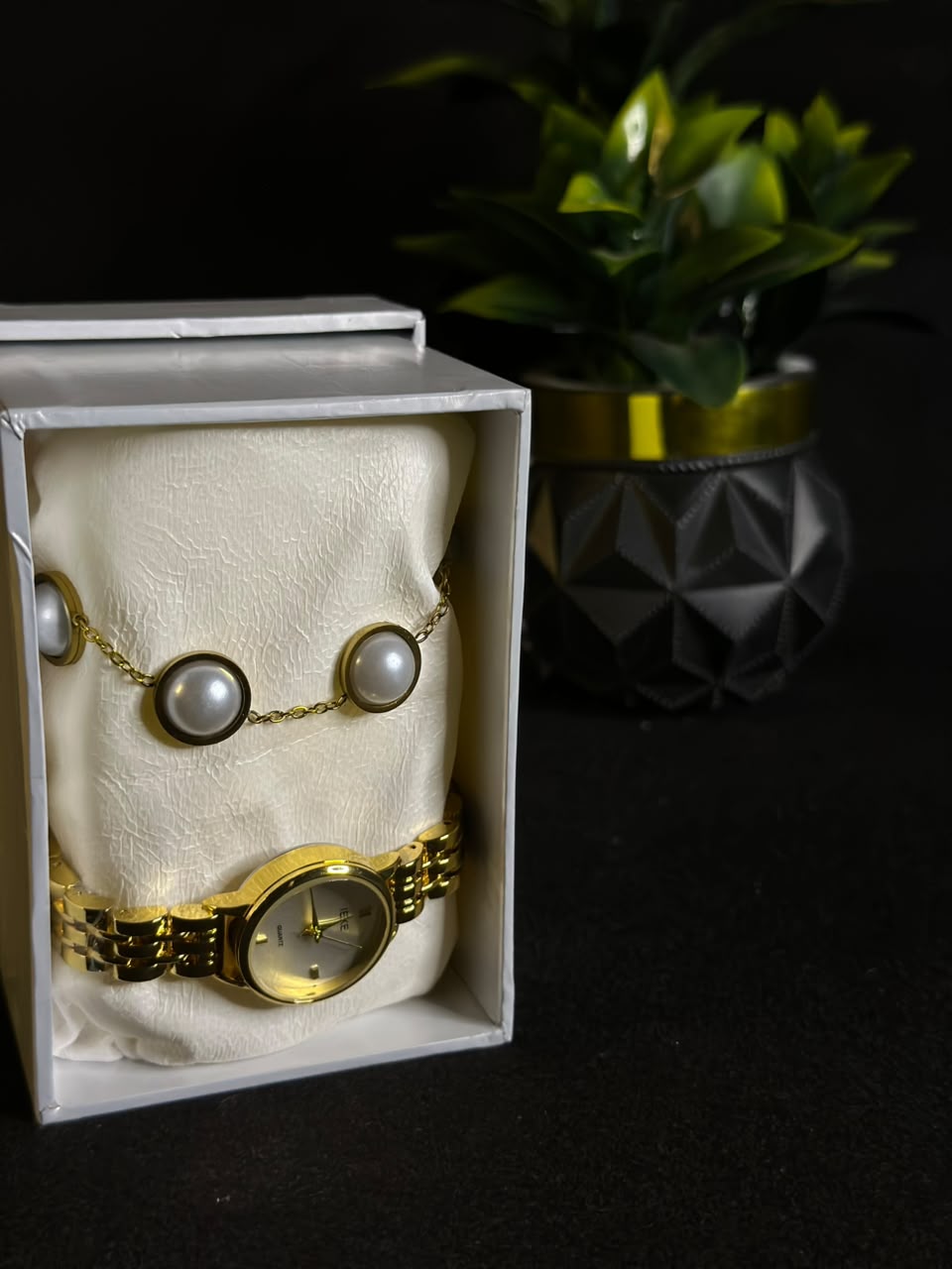 IEKE Classic Gold Quratz Watch