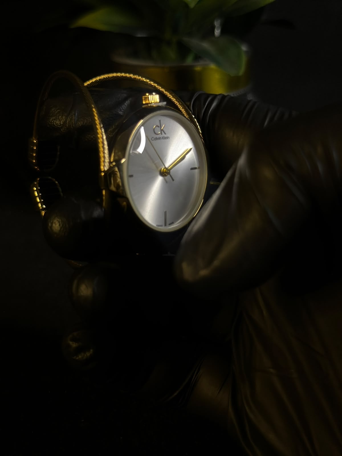 Elegant Gold Bangle Watch for Women